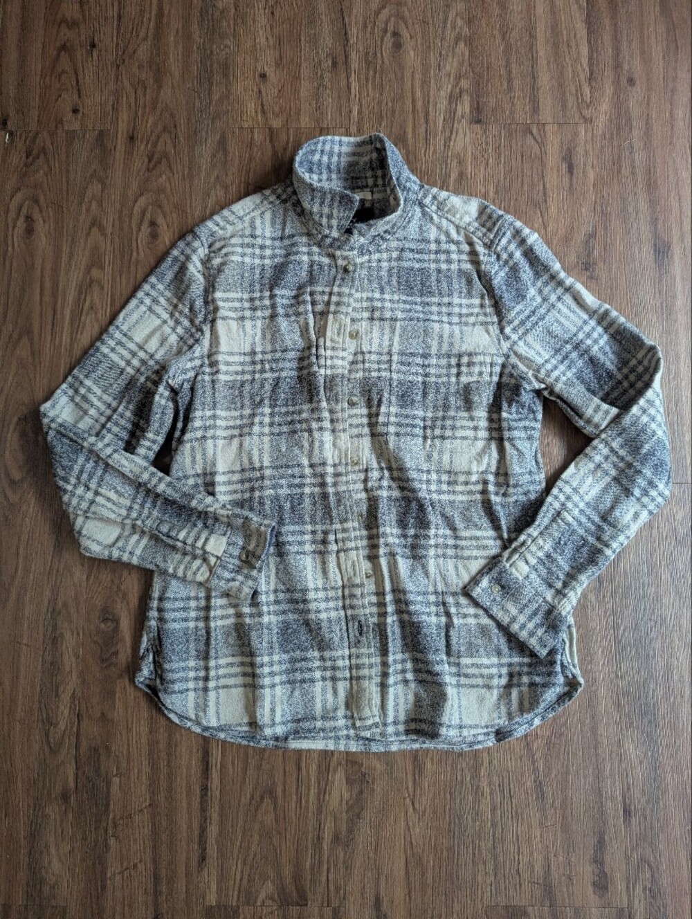 American Eagle Outfitters Grey and Cream Plaid Shirt Sz L